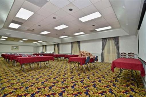 фото отеля BEST WESTERN PLUS Spring Hill Inn & Suites