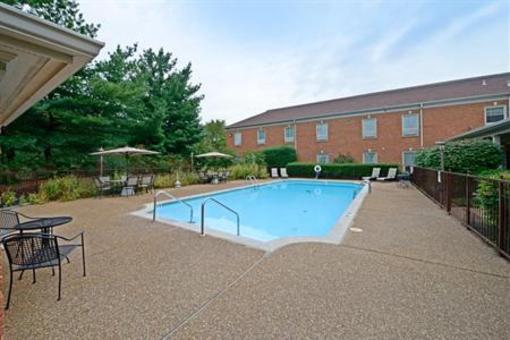 фото отеля BEST WESTERN PLUS Spring Hill Inn & Suites