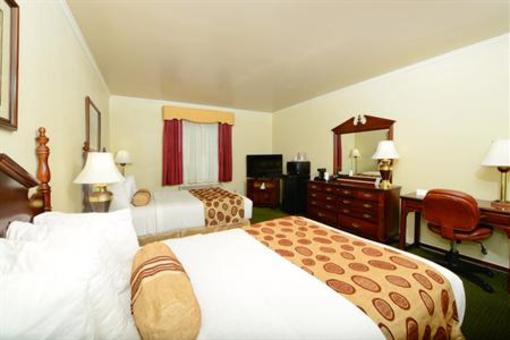 фото отеля BEST WESTERN PLUS Spring Hill Inn & Suites