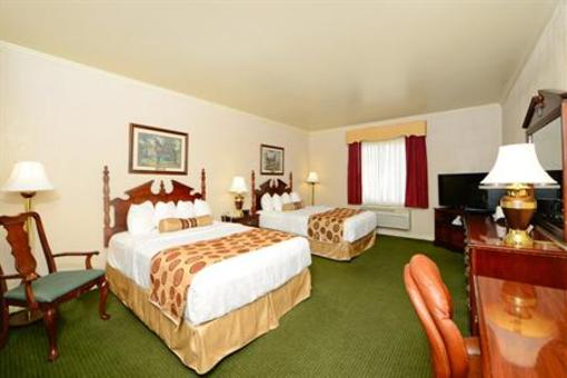 фото отеля BEST WESTERN PLUS Spring Hill Inn & Suites