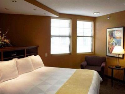 фото отеля Holiday Inn Pewaukee