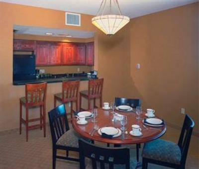 фото отеля Holiday Inn Pewaukee