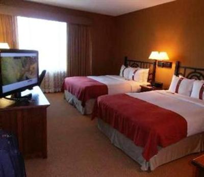 фото отеля Holiday Inn Pewaukee