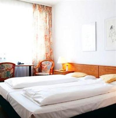 фото отеля Hotel Am Markt Karlsruhe
