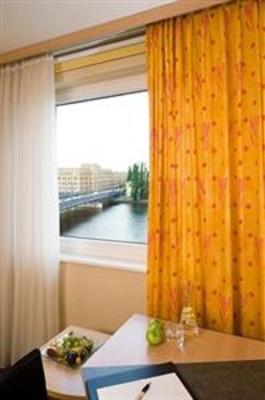 фото отеля NH Berlin-Treptow