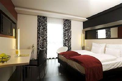 фото отеля Pannonia Tower Hotel Parndorf
