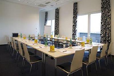 фото отеля Pannonia Tower Hotel Parndorf