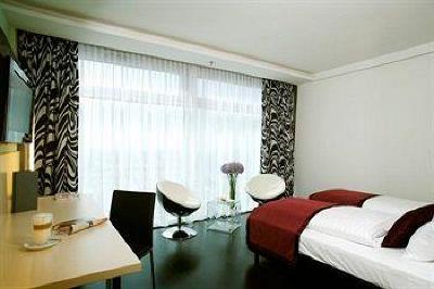 фото отеля Pannonia Tower Hotel Parndorf