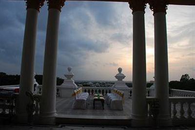 фото отеля Lalitha Mahal Palace Hotel