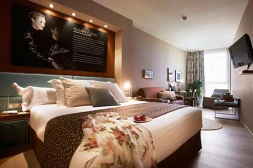 фото отеля Hotel Astoria 7