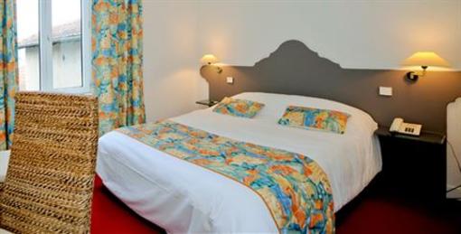 фото отеля Le Bourbon Hotel Yssingeaux