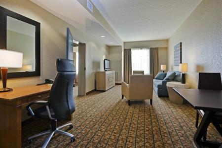 фото отеля Holiday Inn San Antonio NW - Seaworld Area