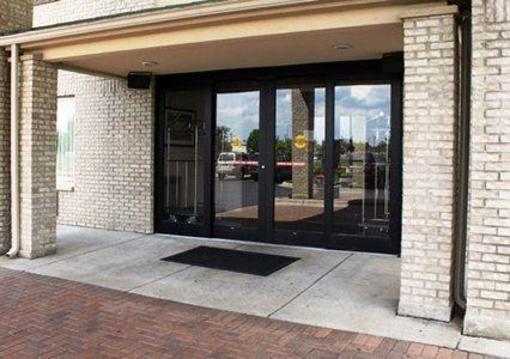 фото отеля Comfort Suites Wixom