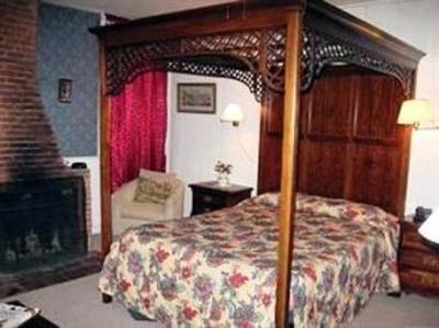 фото отеля Maplehurst Inn