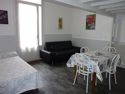 фото отеля Le Grillon Hotel-Residence