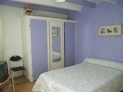 фото отеля Le Grillon Hotel-Residence
