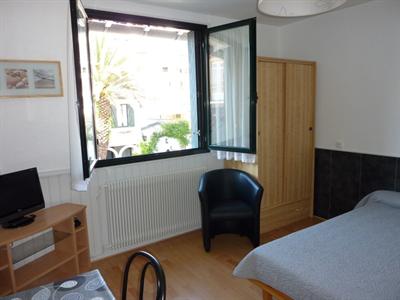 фото отеля Le Grillon Hotel-Residence