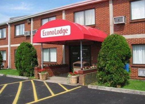 фото отеля Econo Lodge Darien Lakes Corfu (New York)