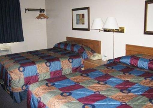 фото отеля Econo Lodge Darien Lakes Corfu (New York)