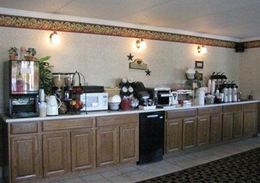 фото отеля Econo Lodge Darien Lakes Corfu (New York)