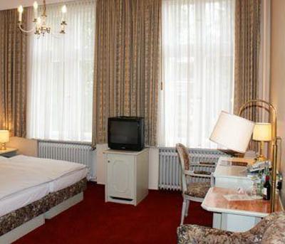 фото отеля Hotel Kaiserhof Lubeck