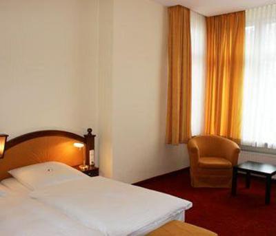 фото отеля Hotel Kaiserhof Lubeck