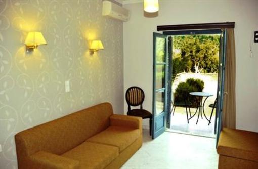 фото отеля Karavostasi Beach Hotel