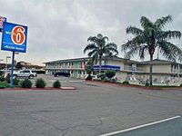 Motel 6 Tulare