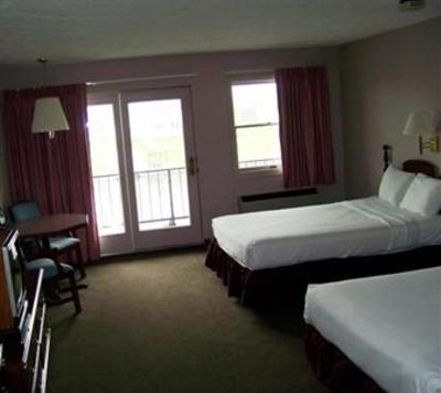 фото отеля Fleetwood Inn Suites