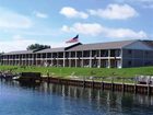 фото отеля Fleetwood Inn Suites