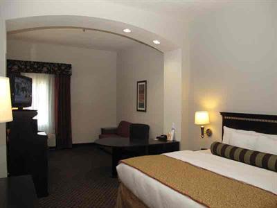 фото отеля La Quinta Inn & Suites Gun Barrel City