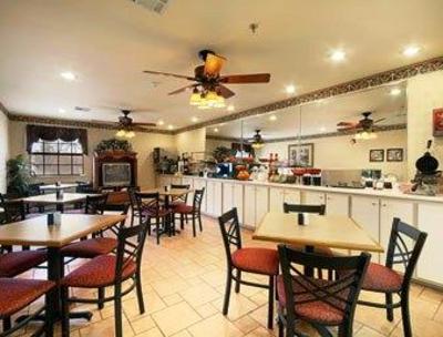фото отеля Super 8 Lowell Bentonville Rogers Area