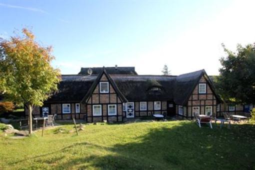 фото отеля Reethauser auf Monchgut Hotel Middelhagen
