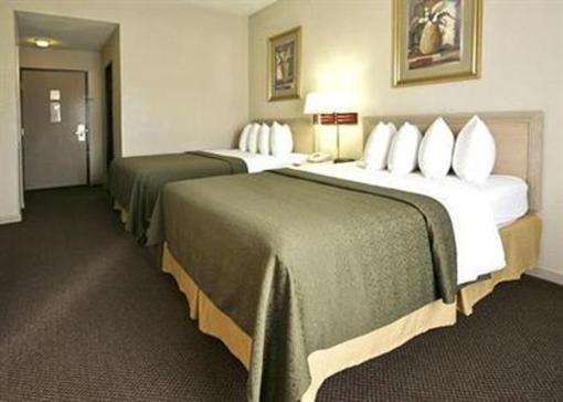 фото отеля Quality Inn at the University