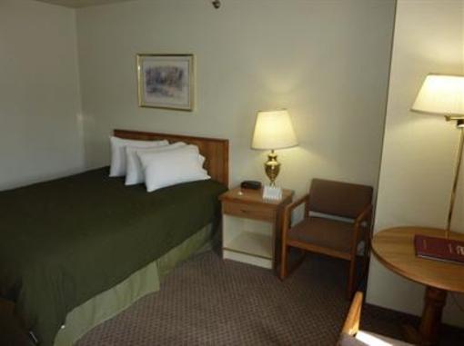 фото отеля Jorgenson's Inn & Suites
