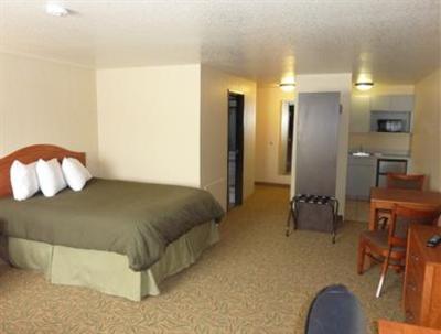 фото отеля Jorgenson's Inn & Suites