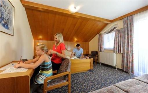 фото отеля Kinderhotel Sailer Wenns