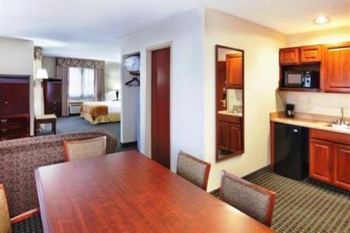 фото отеля Holiday Inn Express Hotel & Suites Midwest City
