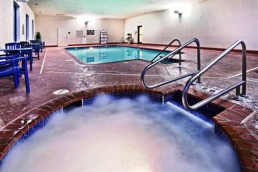 фото отеля Holiday Inn Express Hotel & Suites Midwest City