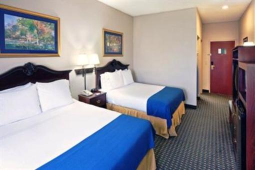 фото отеля Holiday Inn Express Hotel & Suites Midwest City