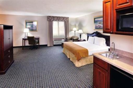 фото отеля Holiday Inn Express Hotel & Suites Midwest City