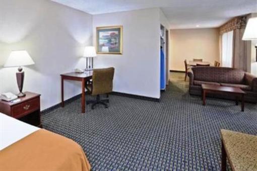 фото отеля Holiday Inn Express Hotel & Suites Midwest City