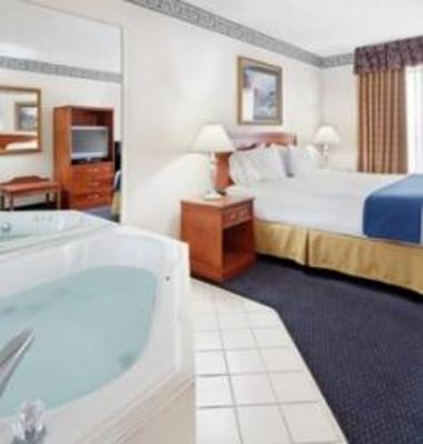 фото отеля Holiday Inn Express & Suites Lancaster (Ohio)