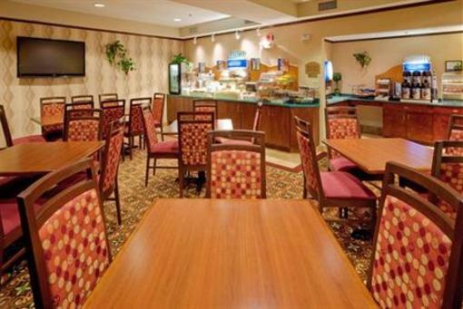 фото отеля Holiday Inn Express Hotel & Suites Frackville