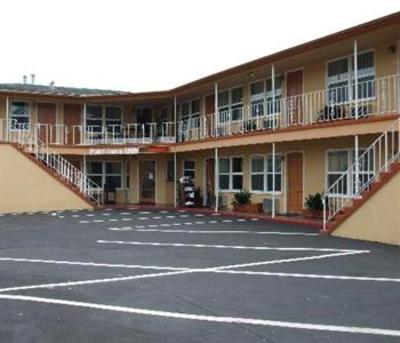 фото отеля Point Loma Inn