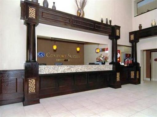 фото отеля Comfort Suites Near Stone Briar Mall