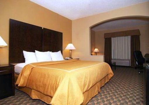 фото отеля Comfort Suites Near Stone Briar Mall