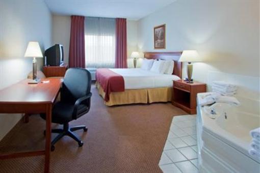 фото отеля Holiday Inn Express Howe