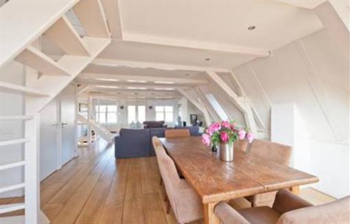 фото отеля Prince Canalhouse Apartment Suites