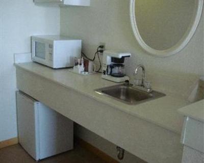 фото отеля Cherry Tree Inn & Suites